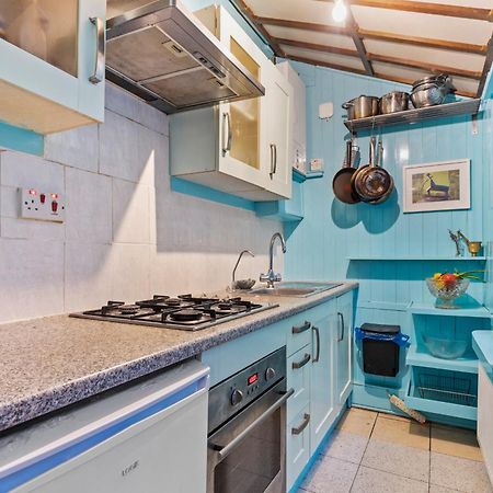 Parea Living - Cosy 1-Bed Artistic Flat At Newington Green Лондон Экстерьер фото